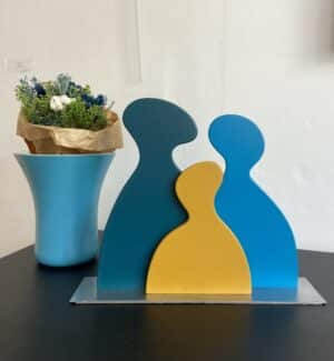 Sculpture Ensemble en bois peint, silhouettes contemporaines colorées, création artisanale